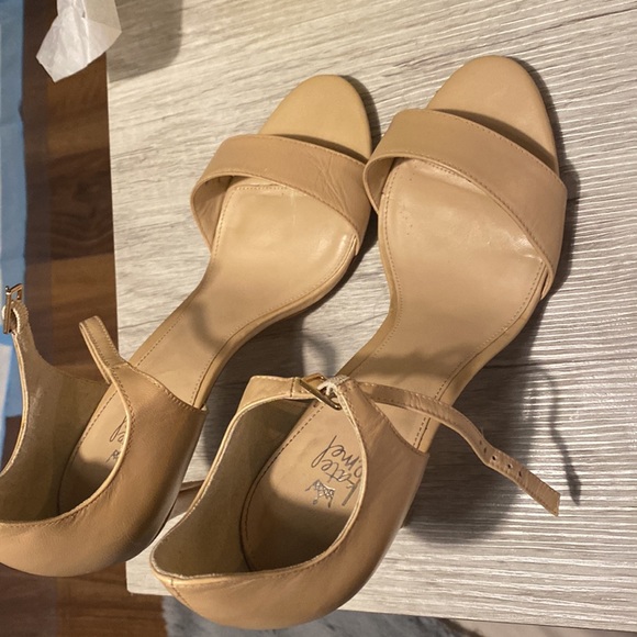 Kate and Mel - size 38 - nude - Picture 4 of 6